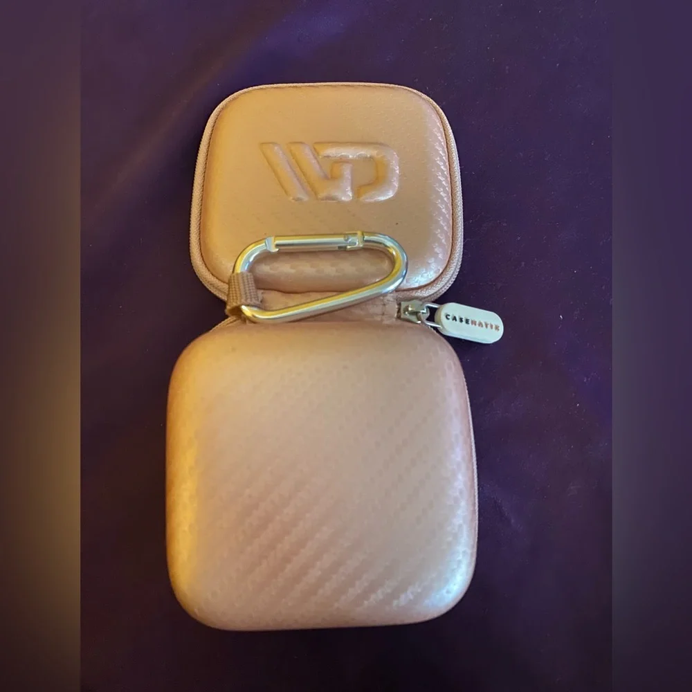 NWOT 3.75" Hard Shell EVA Travel Accessory Case With Carabiner Clip Rose Gold 😍 - Picture 7 of 10